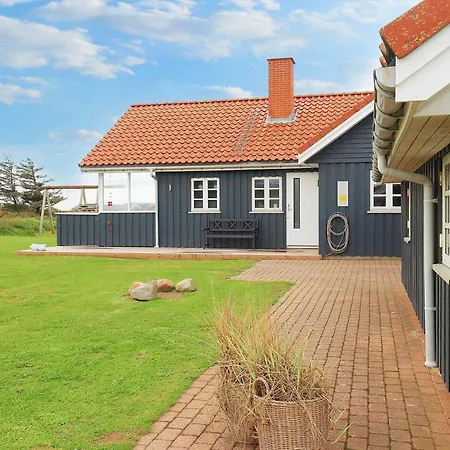 8 Person In Lokken-by Traum * Løkken