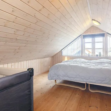 8 Person In Lokken-by Traum Løkken