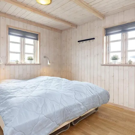 8 Person In Lokken-by Traum * Løkken